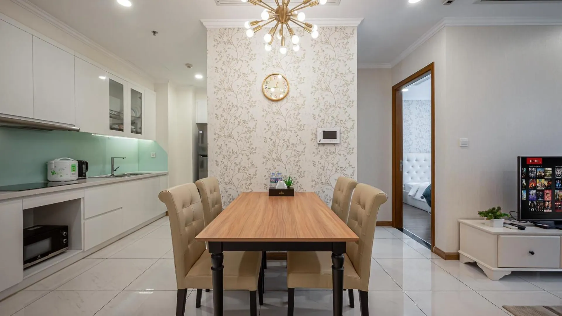 Luna Apartment- Vinhomes Central Park Ho Chi Minh City Apartment