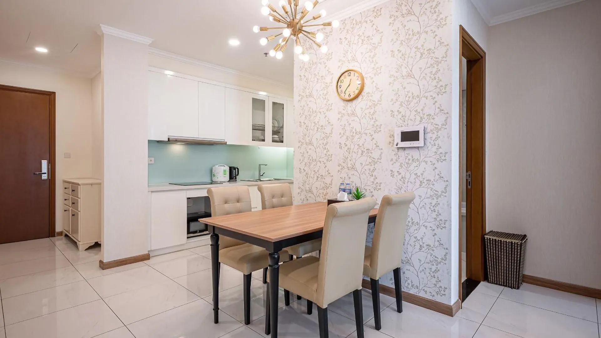 Luna Apartment- Vinhomes Central Park Ho Chi Minh City 0*,  Vietnam