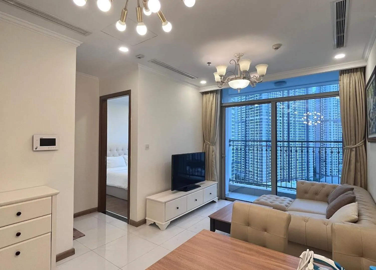 Luna Apartment- Vinhomes Central Park Ho Chi Minh City Apartment