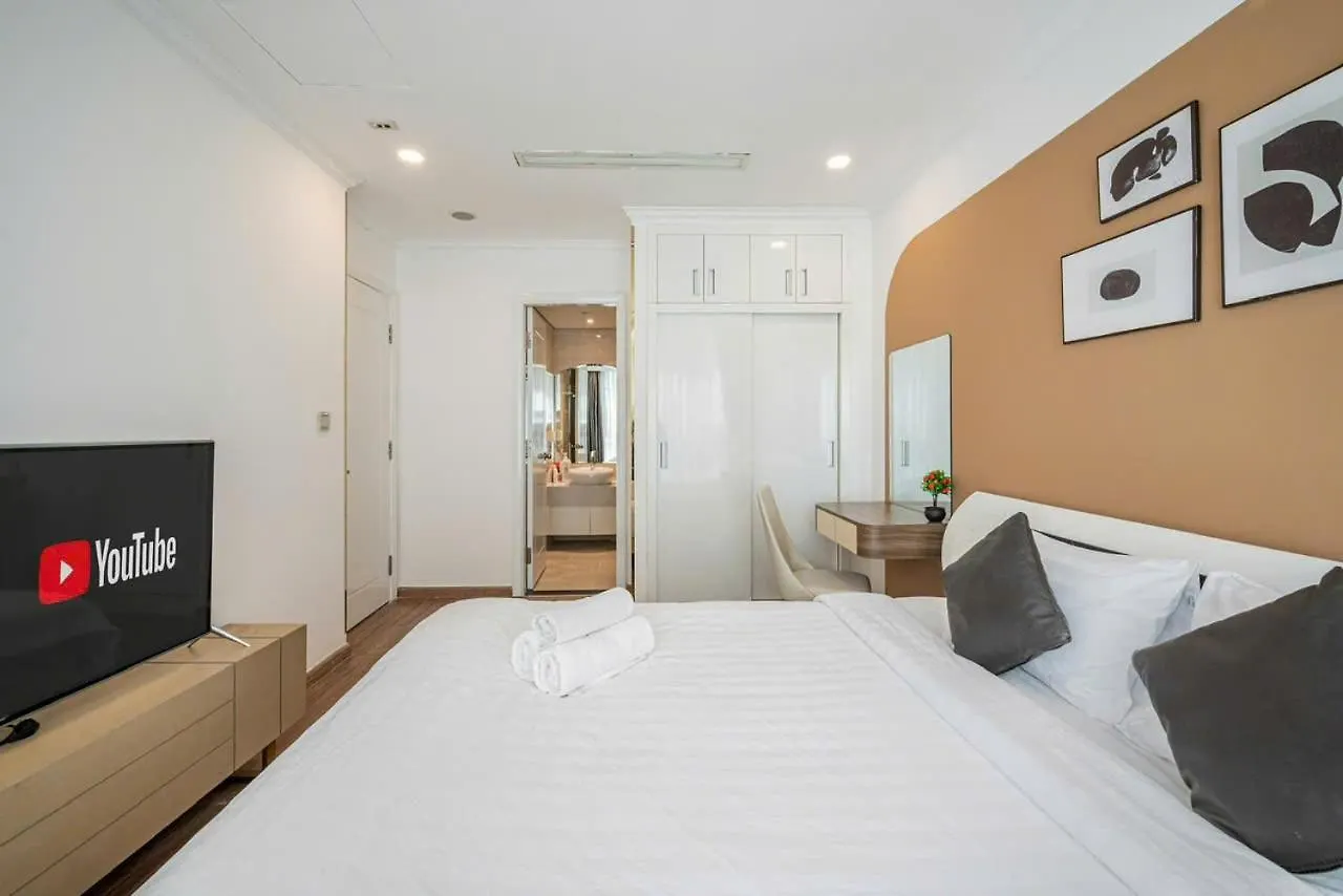 Apartment Luna Apartment- Vinhomes Central Park Ho Chi Minh City