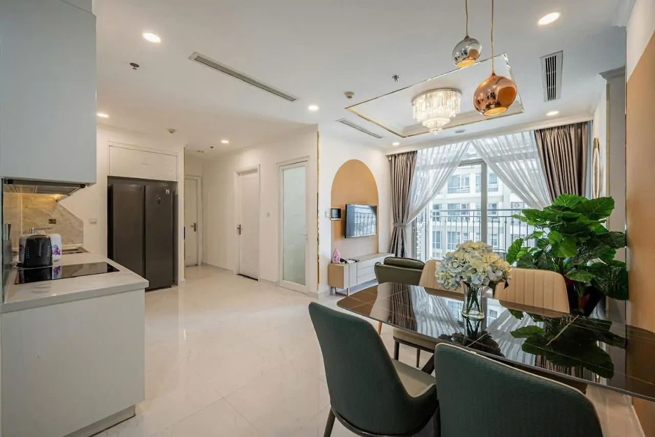 Luna Apartment- Vinhomes Central Park Ho Chi Minh City Apartment