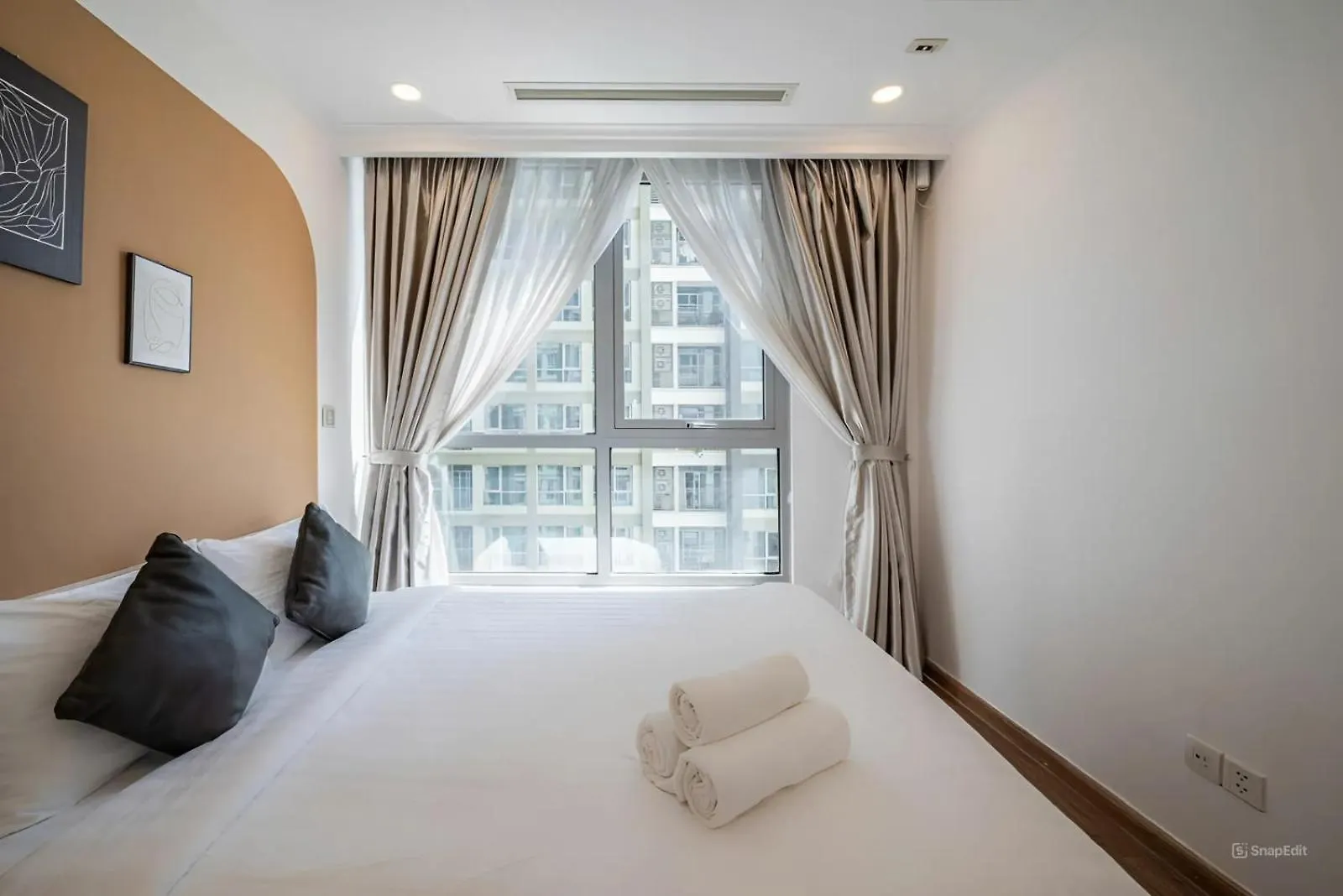 Luna Apartment- Vinhomes Central Park Ho Chi Minh City